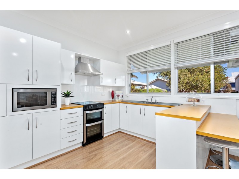 4 John Street, Shellharbour NSW 2529