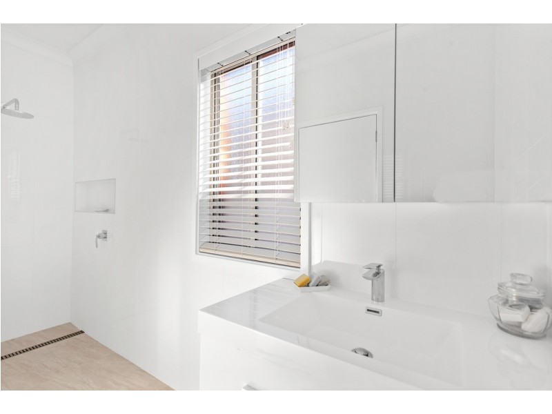 4 John Street, Shellharbour NSW 2529