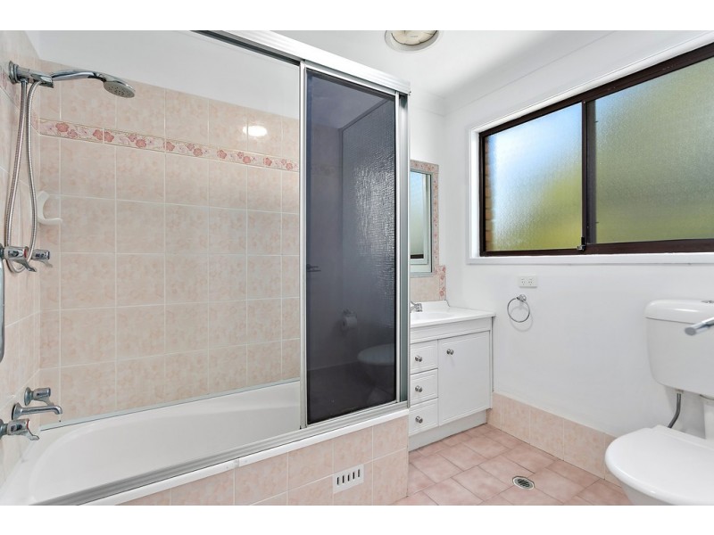 1/21 Grove Circuit, Lake Illawarra NSW 2528