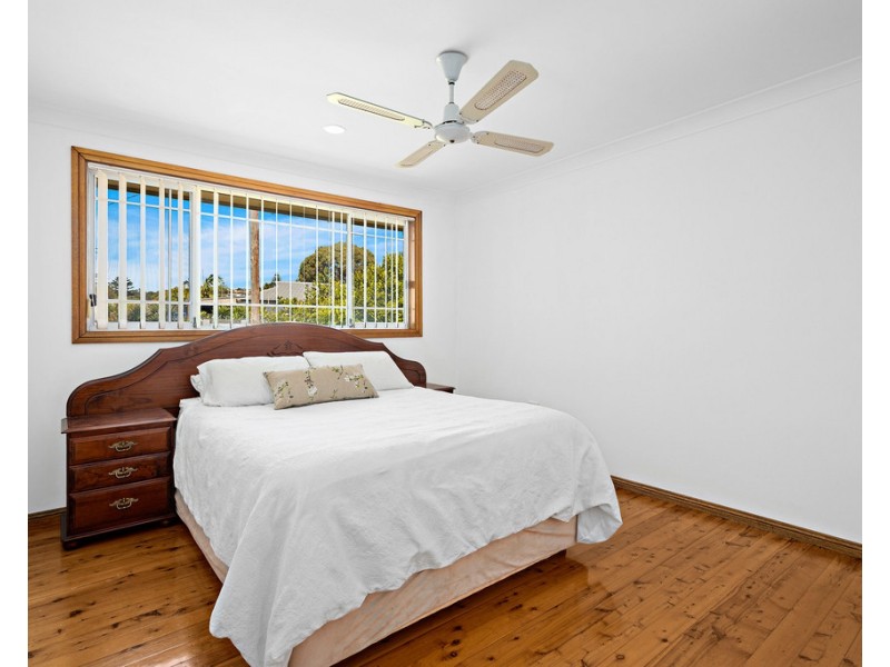 19 Moore Street, Oak Flats NSW 2529