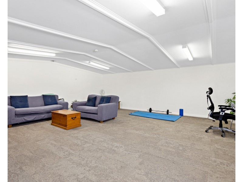 19 Moore Street, Oak Flats NSW 2529