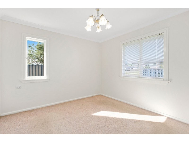 9 Day Street, Lake Illawarra NSW 2528