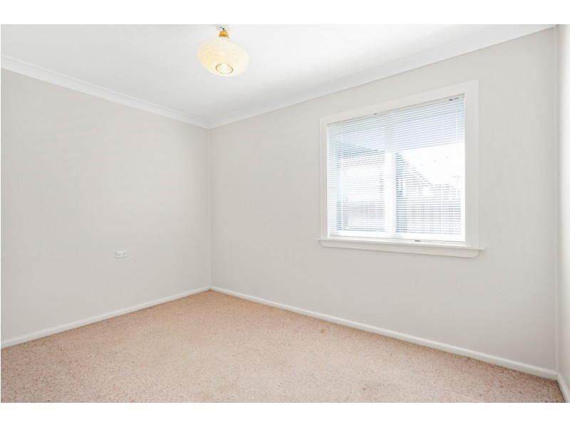 9 Day Street, Lake Illawarra NSW 2528