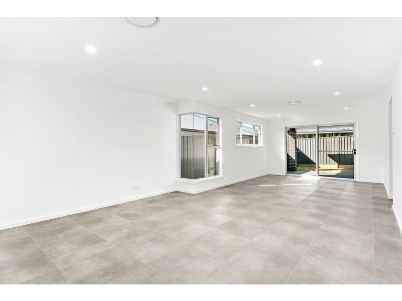 42 Wildflower Crescent, Calderwood NSW 2527