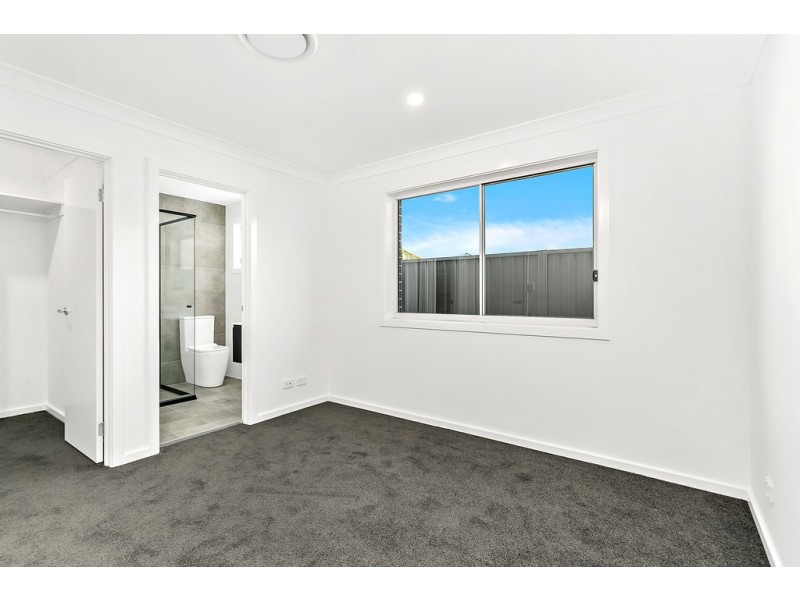 42 Wildflower Crescent, Calderwood NSW 2527