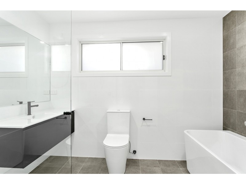 42 Wildflower Crescent, Calderwood NSW 2527