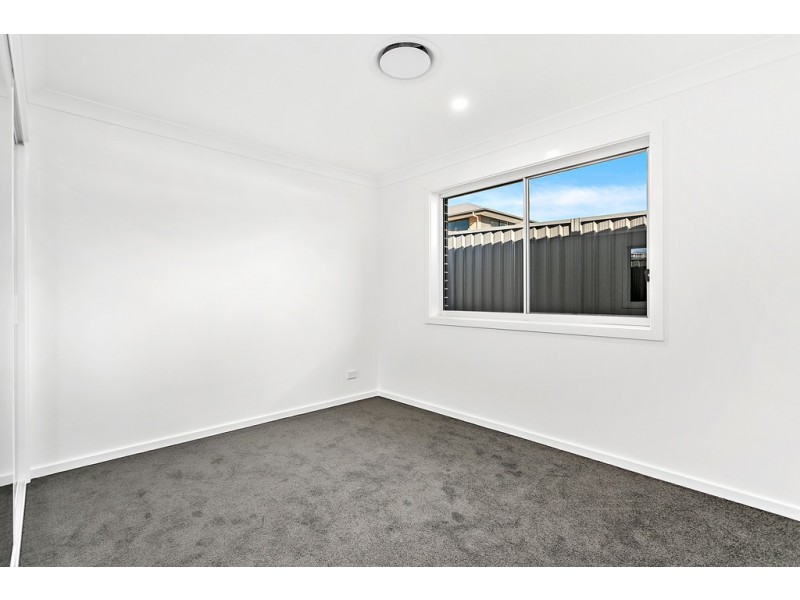 42 Wildflower Crescent, Calderwood NSW 2527