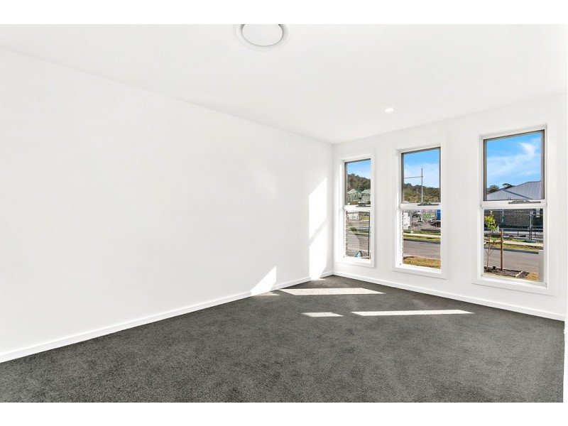 42 Wildflower Crescent, Calderwood NSW 2527