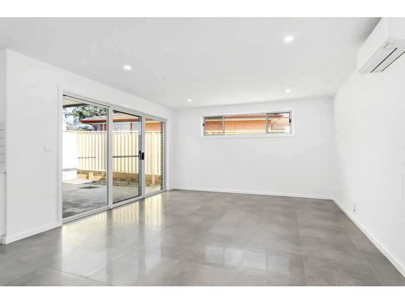 1 Fraser Crescent, Albion Park NSW 2527