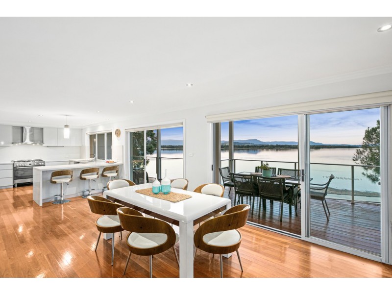 2/99 Koona Street, Albion Park Rail NSW 2527