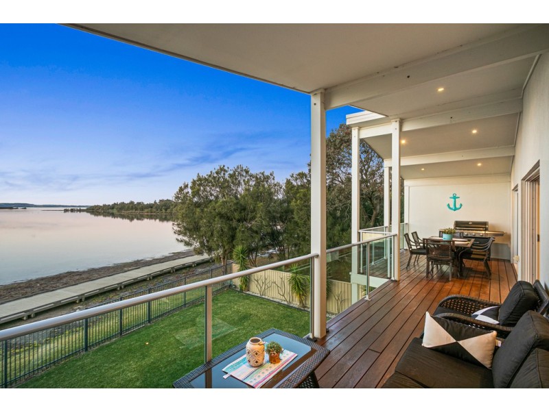 2/99 Koona Street, Albion Park Rail NSW 2527