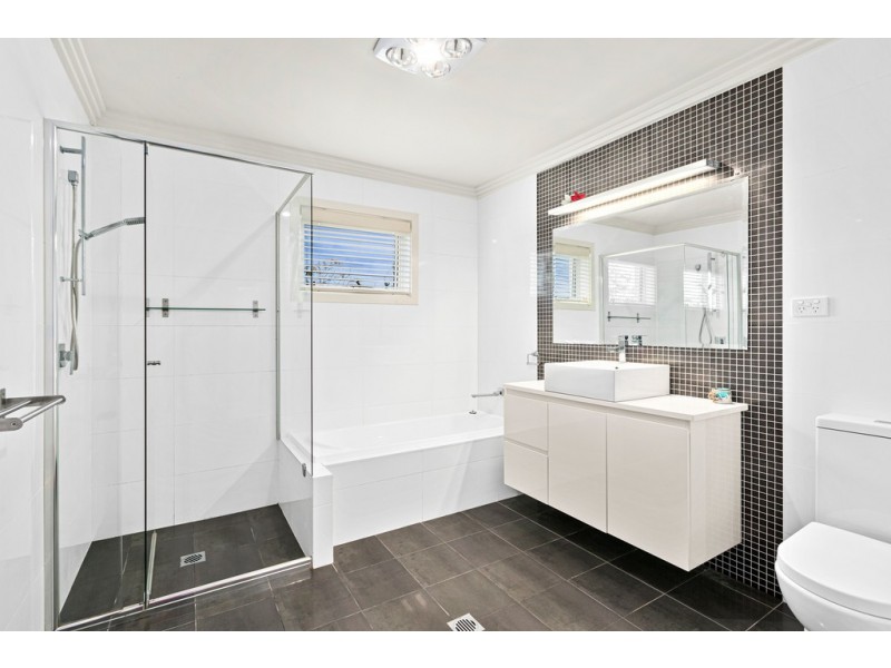 2/99 Koona Street, Albion Park Rail NSW 2527