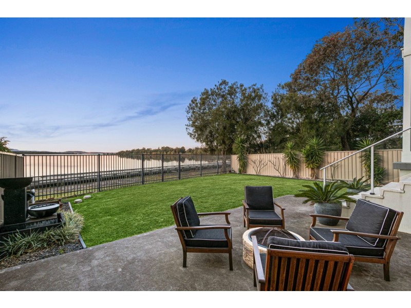 2/99 Koona Street, Albion Park Rail NSW 2527