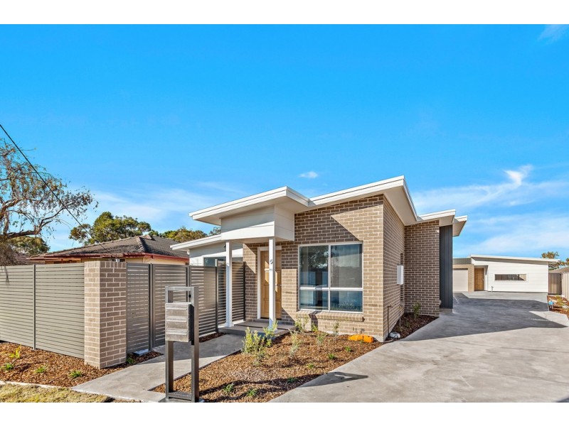 2 and 3/5 Harvey Street, Warilla NSW 2528
