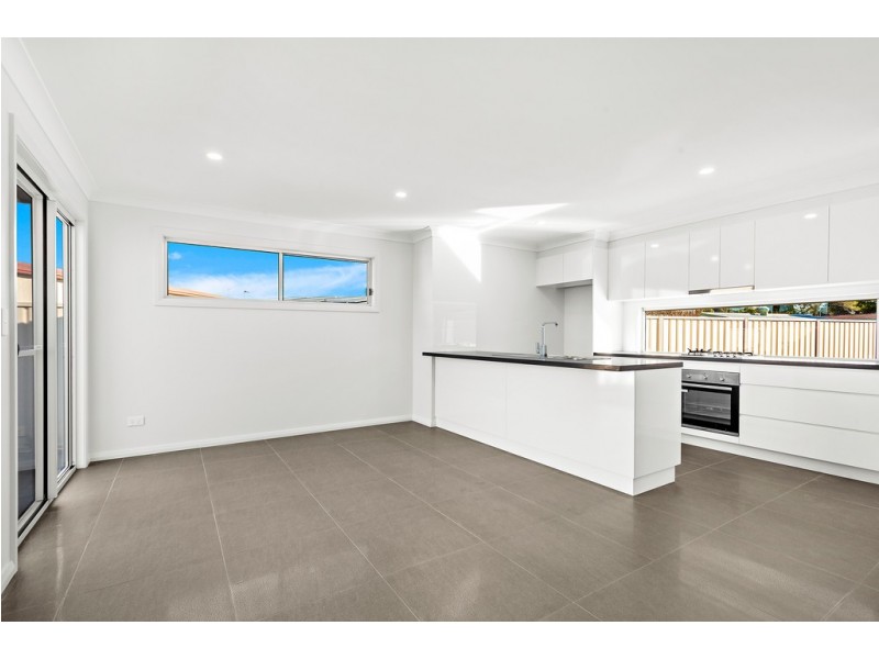 2 and 3/5 Harvey Street, Warilla NSW 2528