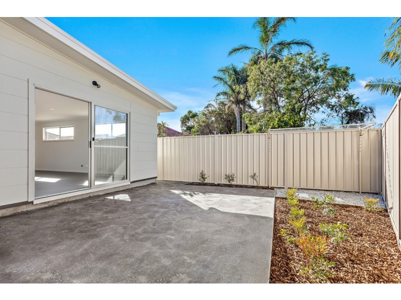 2 and 3/5 Harvey Street, Warilla NSW 2528
