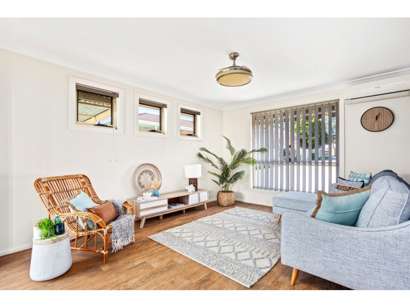 2/51 Theodore Street, Oak Flats NSW 2529