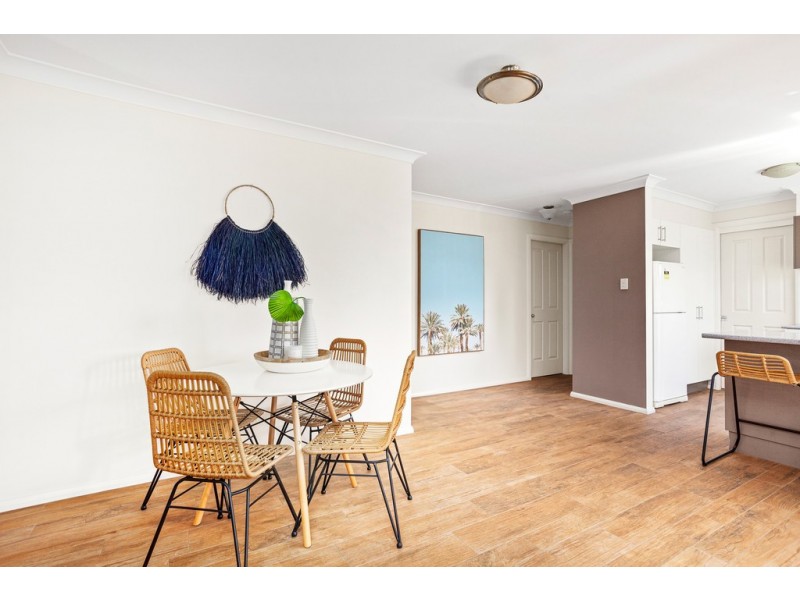 2/51 Theodore Street, Oak Flats NSW 2529