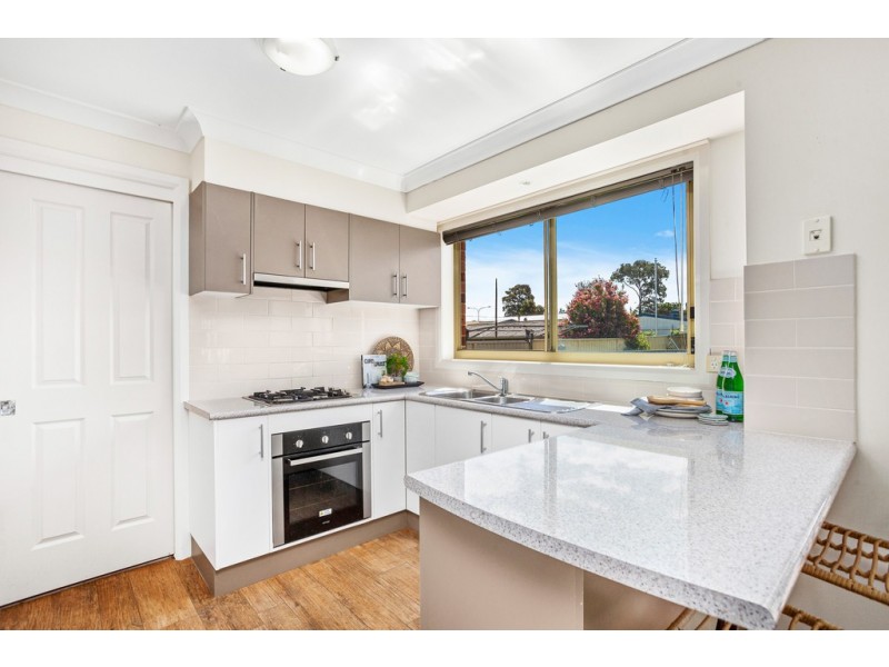 2/51 Theodore Street, Oak Flats NSW 2529