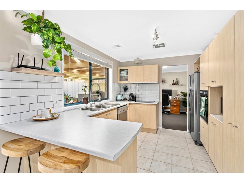 10 Dampier Crescent, Shell Cove NSW 2529