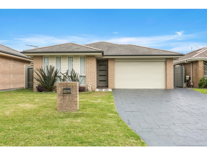 11 Woodburn Terrace, Flinders NSW 2529