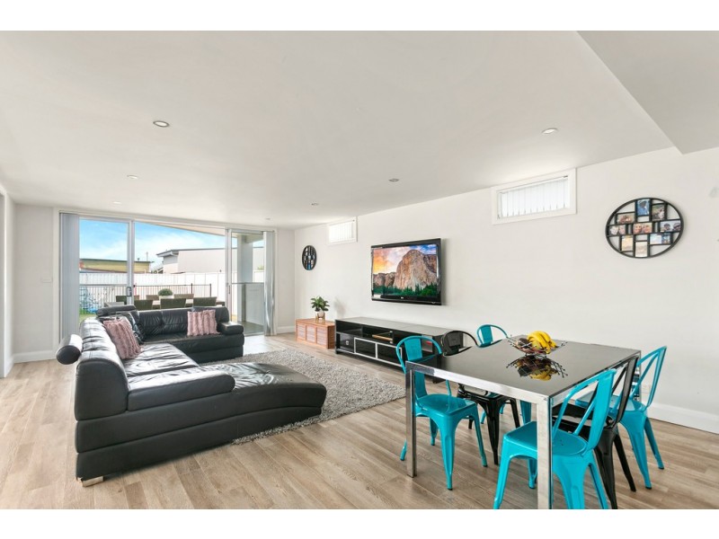 81 Pur Pur Avenue, Lake Illawarra NSW 2528