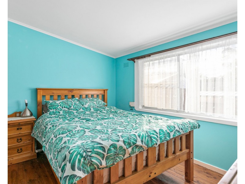 1 Dennis Avenue, Mount Warrigal NSW 2528