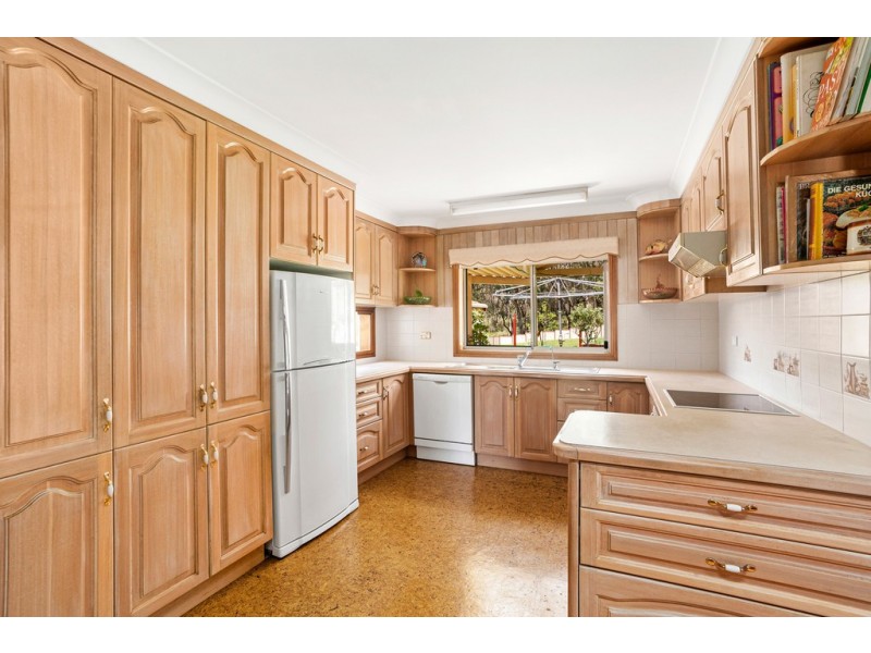 138 Captain Cook Drive, Barrack Heights NSW 2528