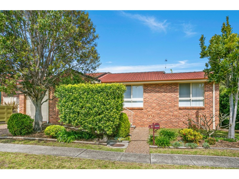 2/9 Panbula Place, Flinders NSW 2529