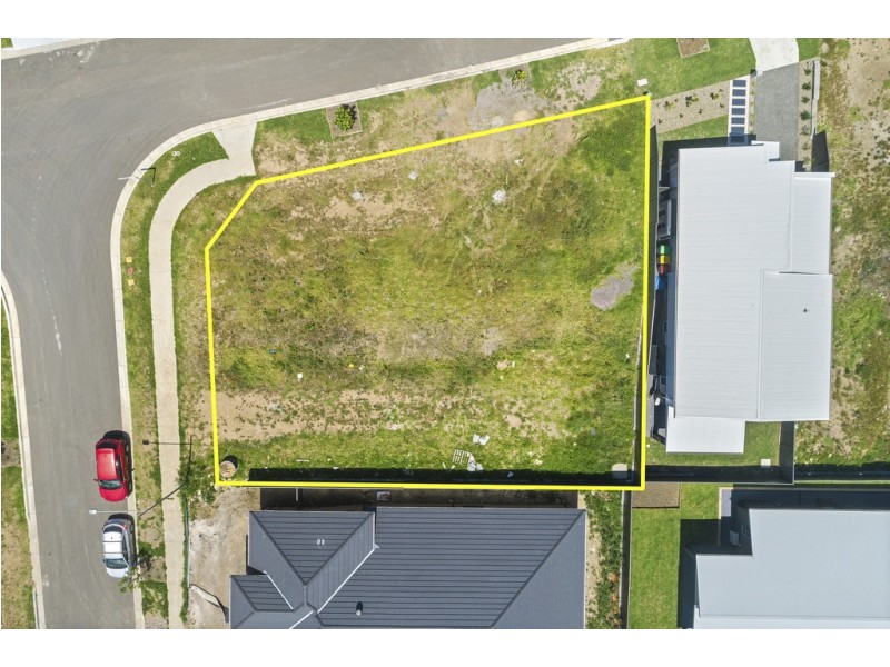 1 Hollow Way, Calderwood NSW 2527
