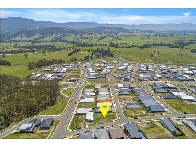 1 Hollow Way, Calderwood NSW 2527