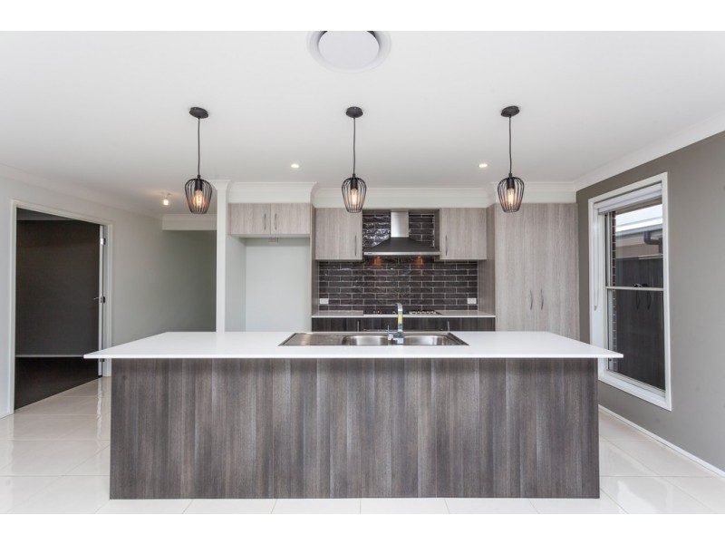 18 Ganya Street, Calderwood NSW 2527