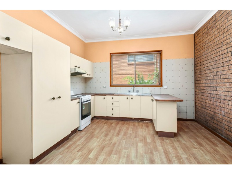 36 Auburn Parade, Cringila NSW 2502