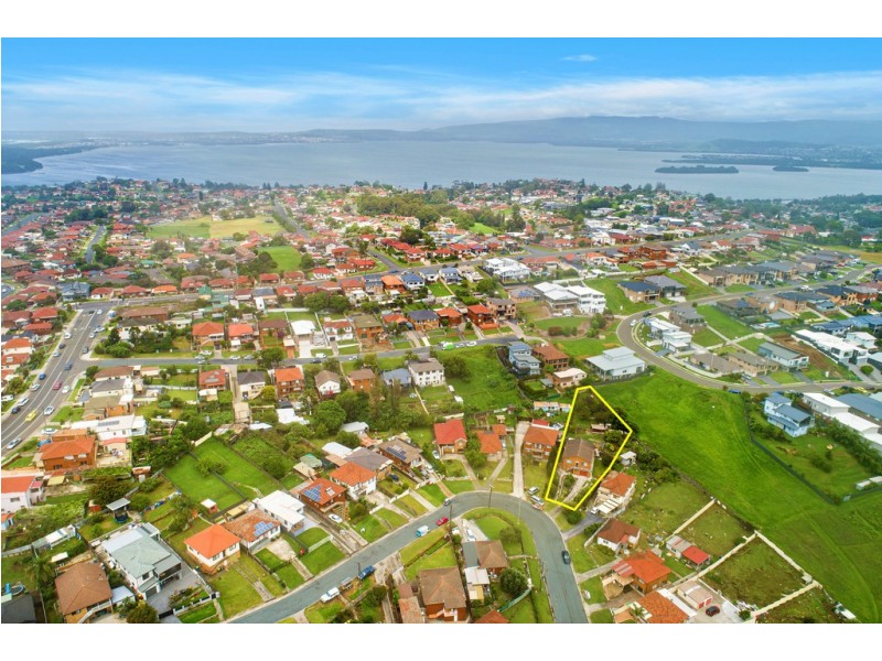 36 Auburn Parade, Cringila NSW 2502