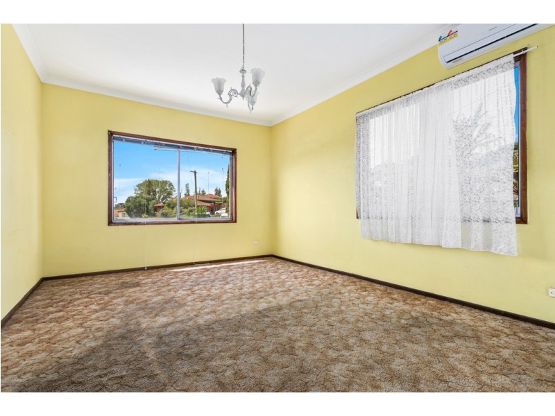 36 Auburn Parade, Cringila NSW 2502