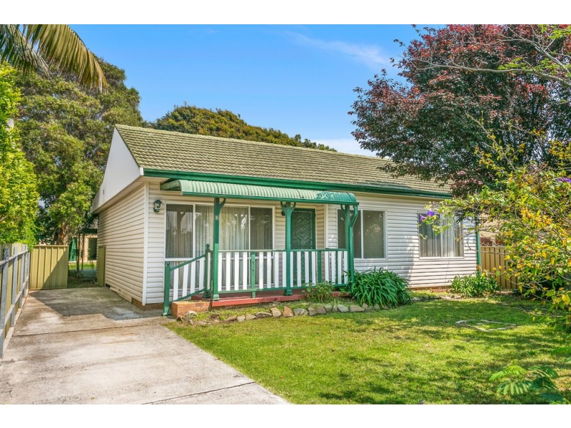 16 Terry Avenue, Warilla NSW 2528