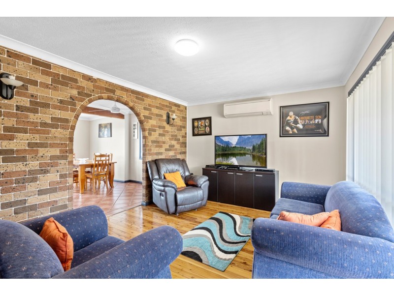 52 Strata Avenue, Barrack Heights NSW 2528