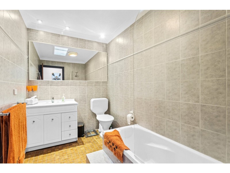 52 Strata Avenue, Barrack Heights NSW 2528