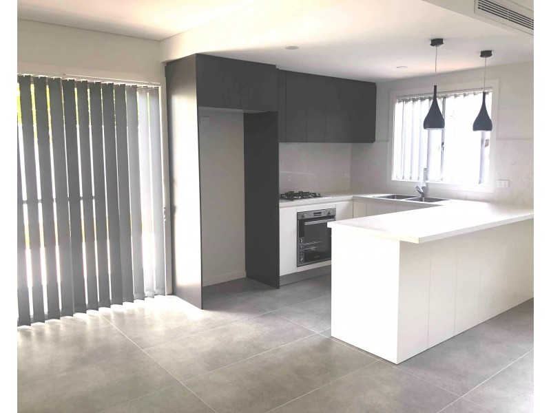 8/17 Fisher Street, Oak Flats NSW 2529