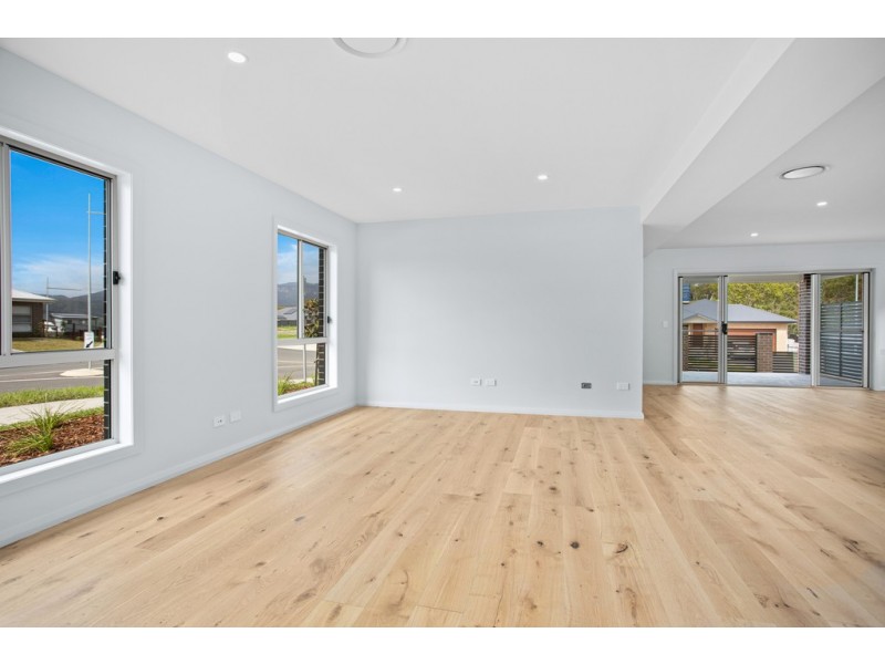 52 Oak Farm Road, Calderwood NSW 2527
