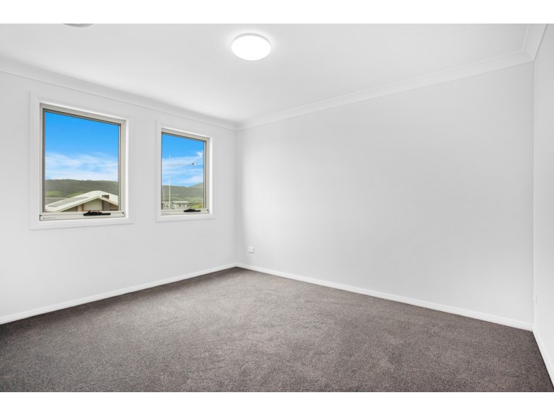 52 Oak Farm Road, Calderwood NSW 2527