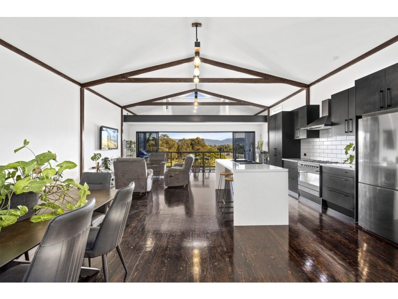 193 Northcliffe Drive, Berkeley NSW 2506