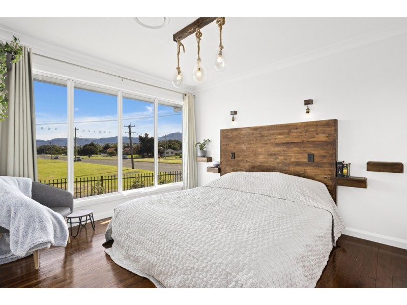 193 Northcliffe Drive, Berkeley NSW 2506