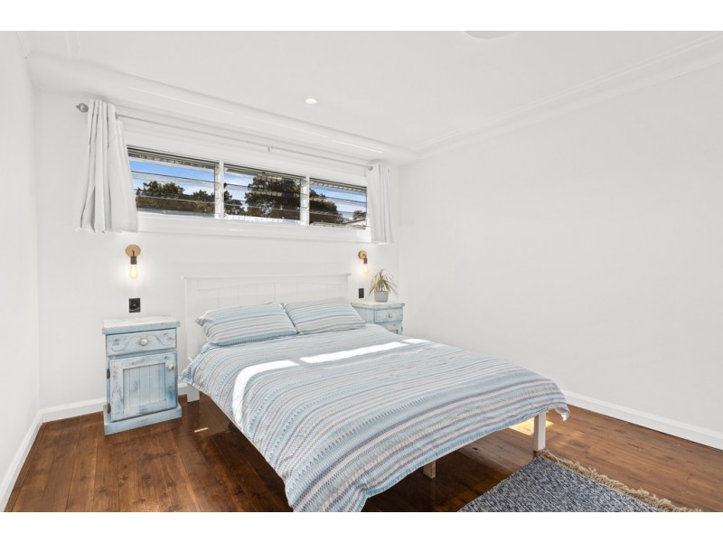 193 Northcliffe Drive, Berkeley NSW 2506