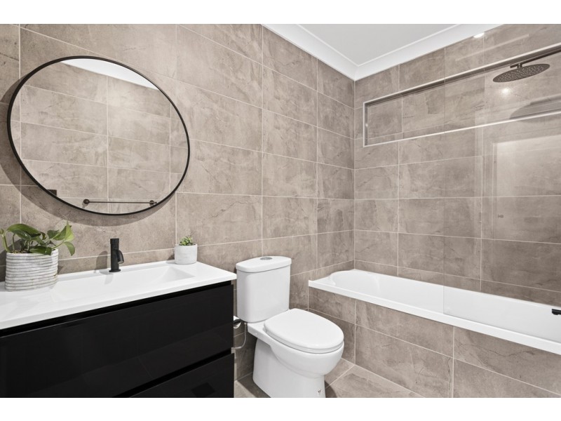 193 Northcliffe Drive, Berkeley NSW 2506