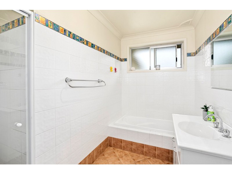 35 Blackbutt Way, Barrack Heights NSW 2528