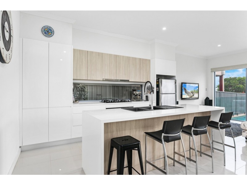 10 Glades Parkway, Shell Cove NSW 2529