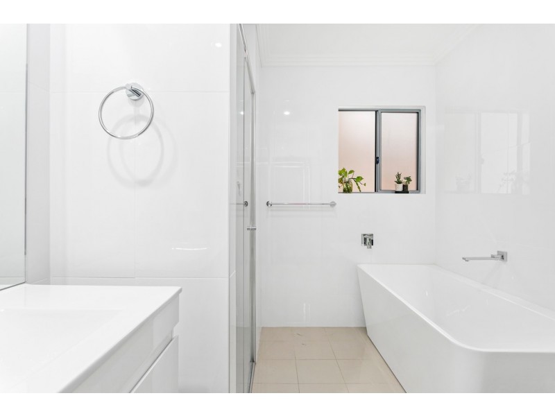 10 Glades Parkway, Shell Cove NSW 2529