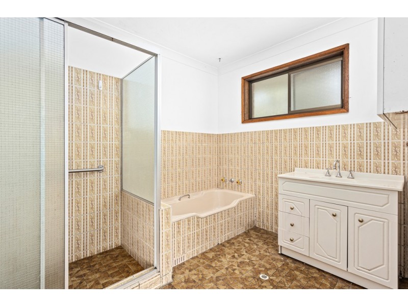 35 Henricks Parade, Mount Warrigal NSW 2528