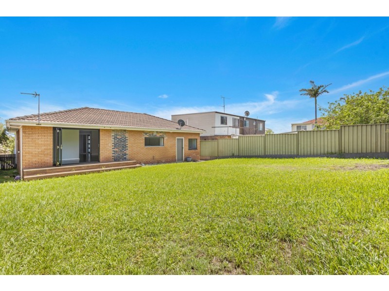 35 Henricks Parade, Mount Warrigal NSW 2528